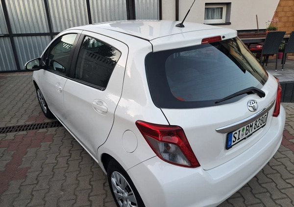 Toyota Yaris cena 25900 przebieg: 152000, rok produkcji 2012 z Świebodzice małe 211